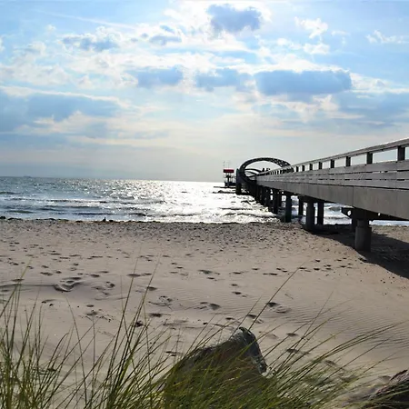 Sued West Mit 2 Sz, Terrasse Und Balkon, Strandnah By Unsere Urlaubszeit * 克伦胡森