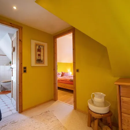 Sued West Mit 2 Sz, Terrasse Und Balkon, Strandnah By Unsere Urlaubszeit * 克伦胡森