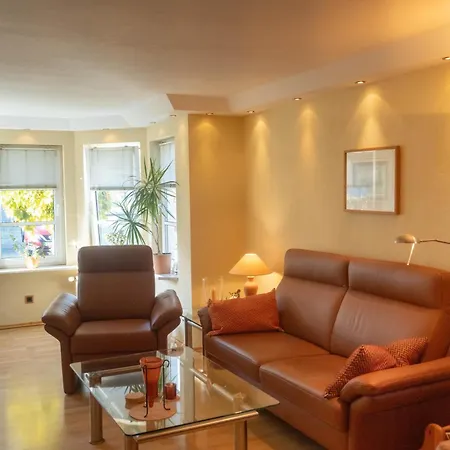 Sued West Mit 2 Sz, Terrasse Und Balkon, Strandnah By Unsere Urlaubszeit 度假居 *