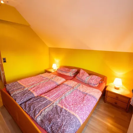 Sued West Mit 2 Sz, Terrasse Und Balkon, Strandnah By Unsere Urlaubszeit * 克伦胡森