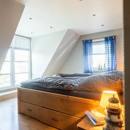 Sued West Mit 2 Sz, Terrasse Und Balkon, Strandnah By Unsere Urlaubszeit *